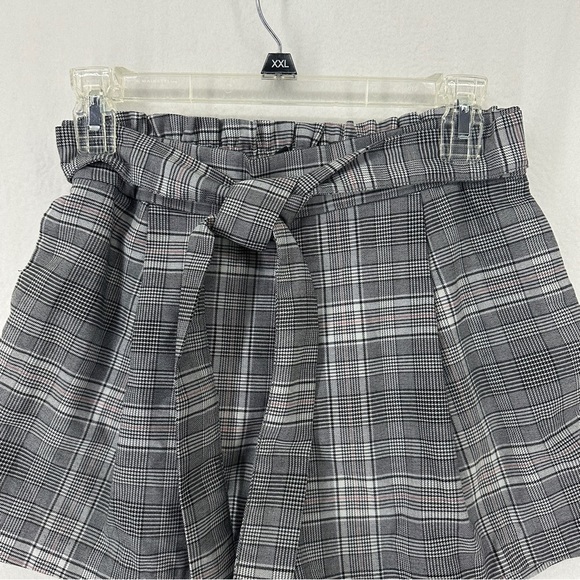 Divided Plaid Tie Waist Pocket Shorts Size 4 Gray - Picture 2 of 10